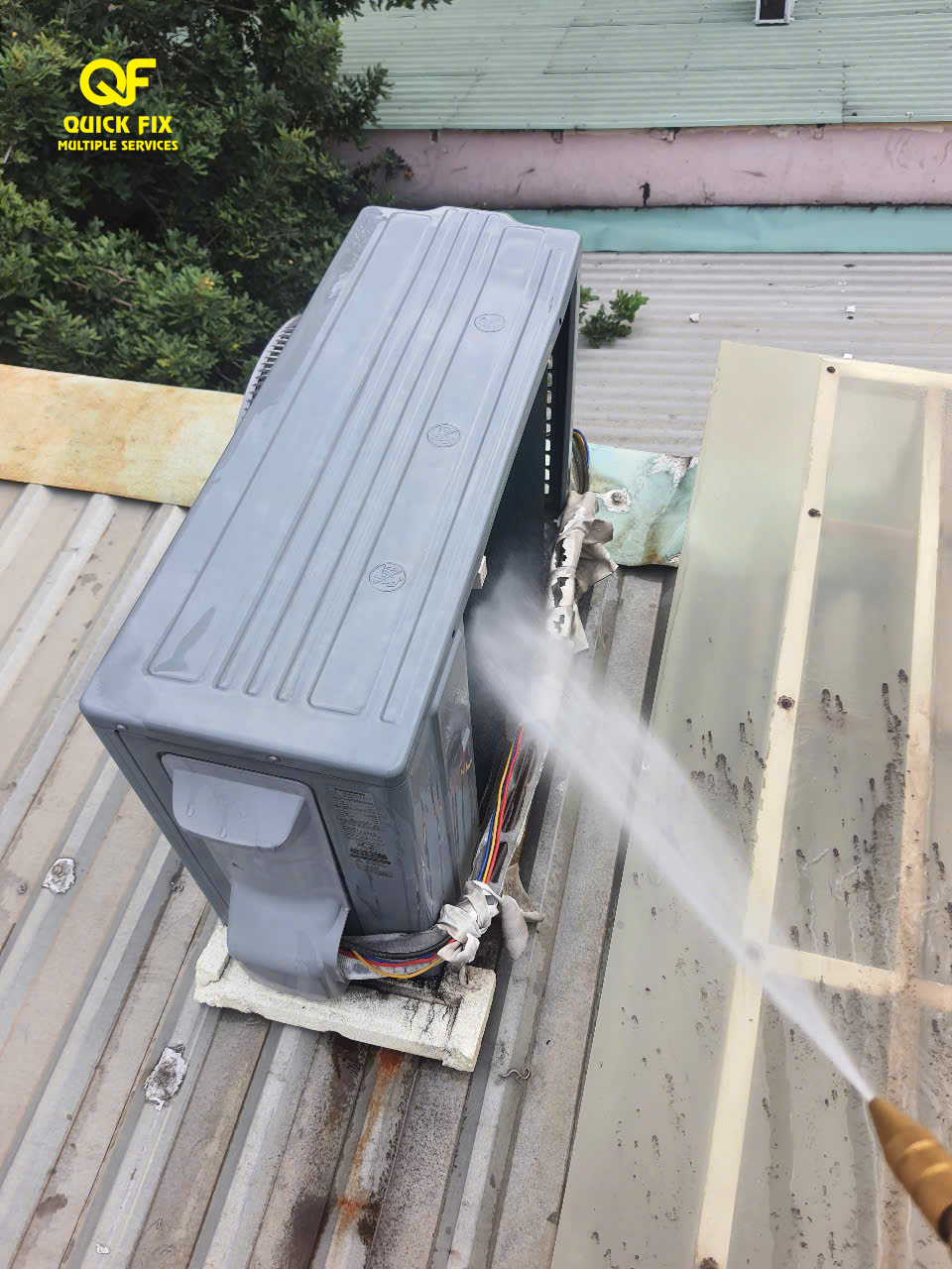 Vệ Sinh Máy Lạnh Tại Quận 4 - Sạch Sâu, Giá Rẻ, Có Mặt Ngay