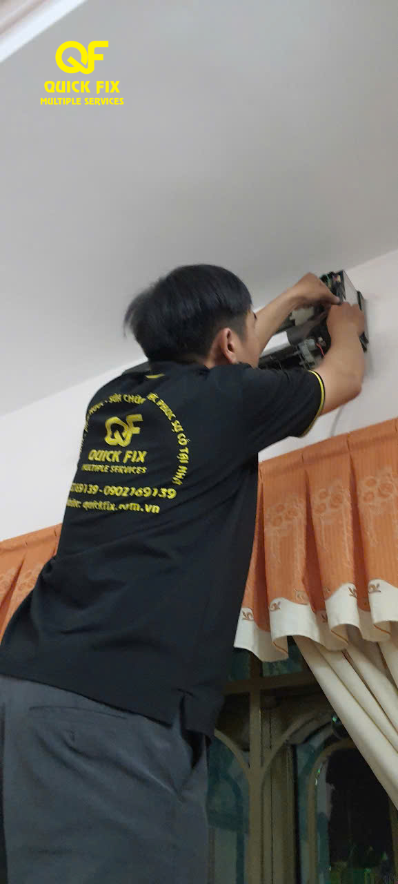 Sửa Máy Lạnh Quận 10 HCM | QuickFix – Thợ Giỏi, Giá Rẻ, Có Mặt Sau 30 Phút