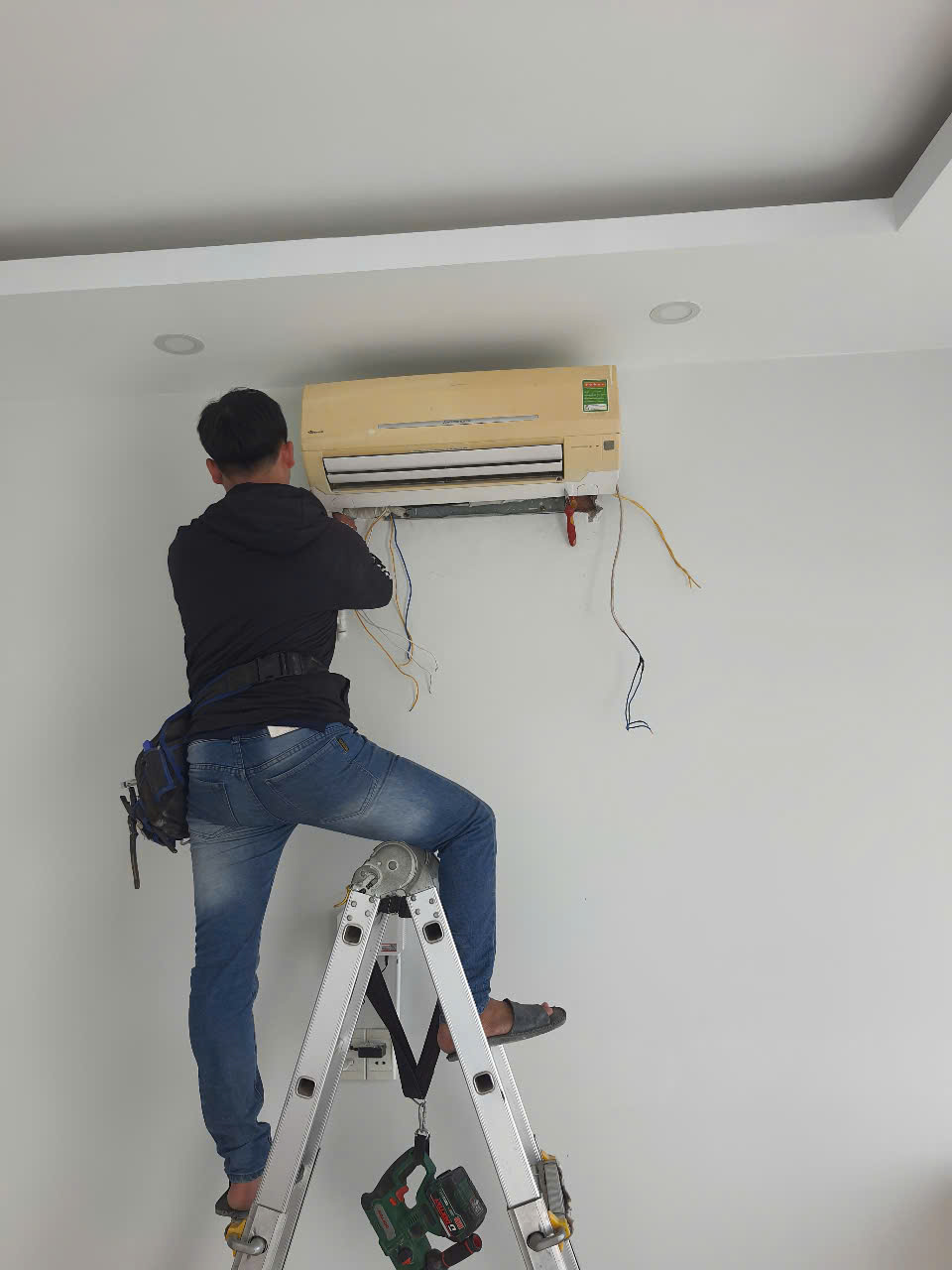 Sửa Máy Lạnh [24/] tại Quận 2 HCM cùng Quick Fix