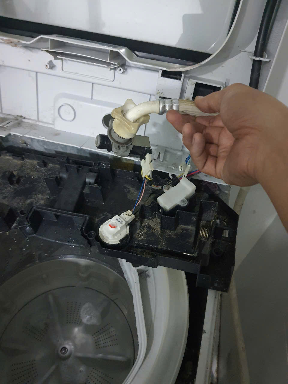 Mẹo Sử Dụng Máy Giặt Đúng Cách – Giữ Máy Bền Đẹp Như Mới | QuickFix