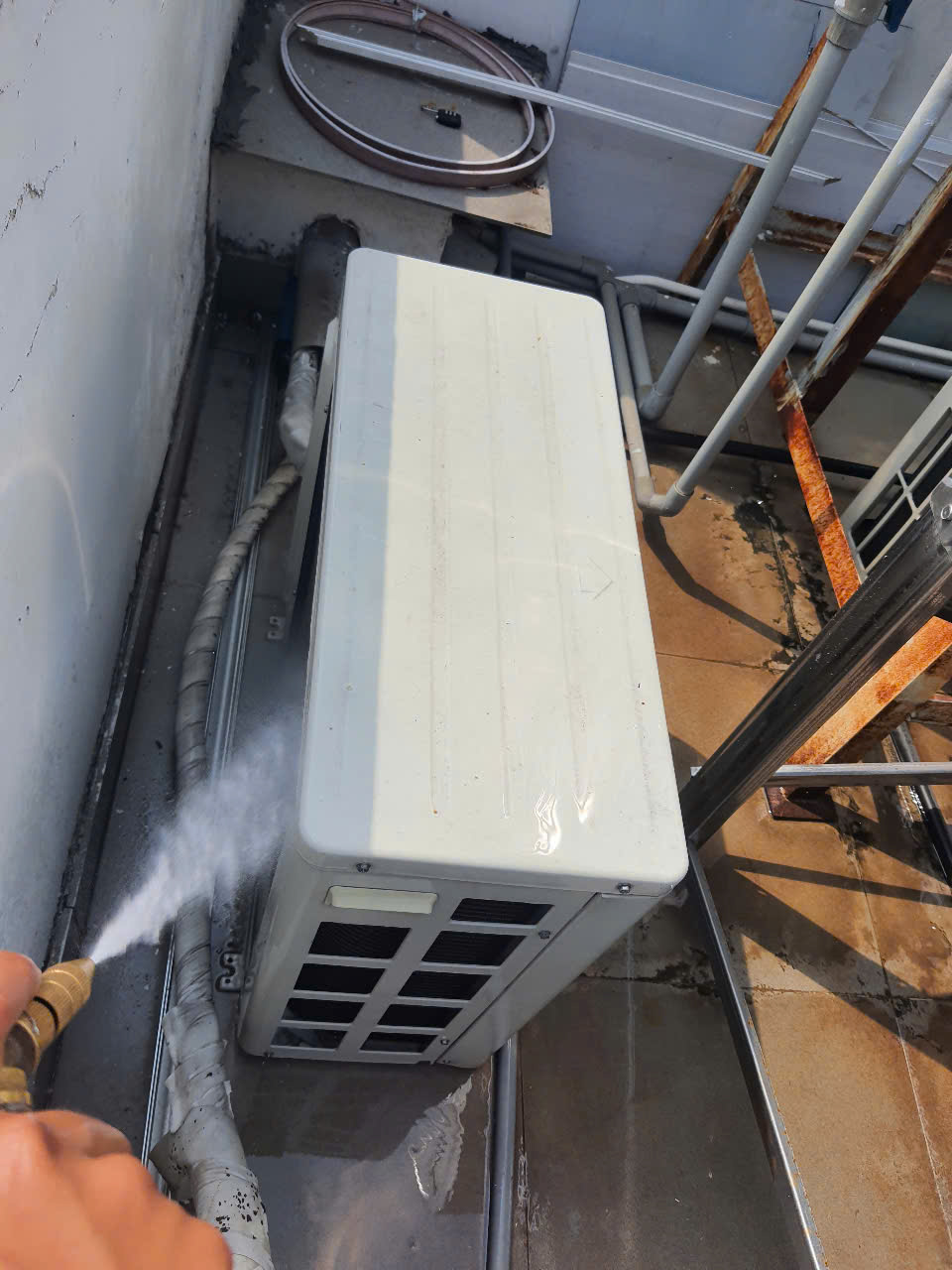 #1 Sửa máy lạnh tại Thảo Điền quận 2 - Bảo hành dài hạn 0902.169.139