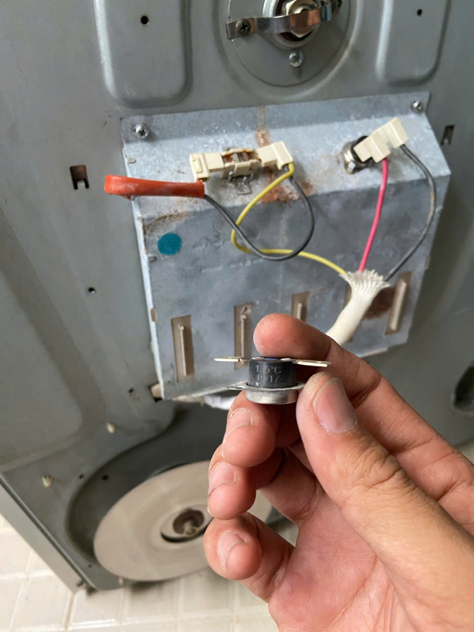 Sửa Máy Sấy Kêu To Khi Hoạt Động Quận Bình Tân - Thợ Đến Ngay, BH 3T