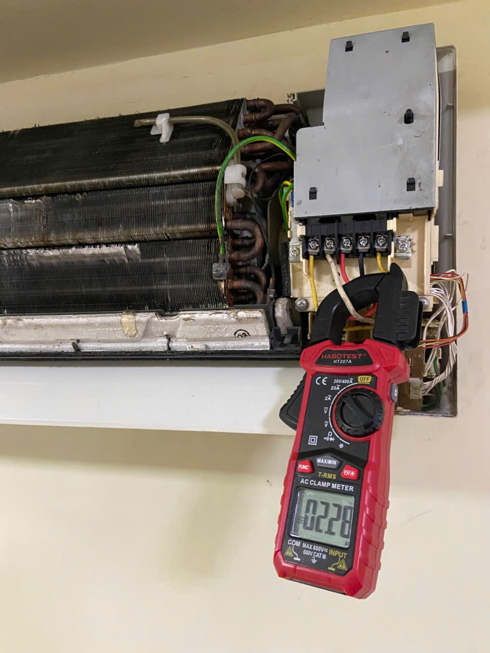 Chuyên Sửa Máy Lạnh Quận Tân Bình TP.HCM - Báo Giá Minh Bạch, Rõ Ràng