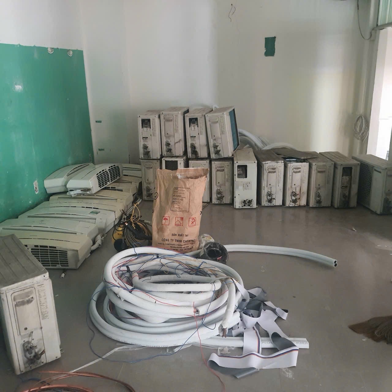 Bán Máy Lạnh Cũ Quận Tân Phú - Định Giá Tận Nơi, Tiền Mặt Ngay