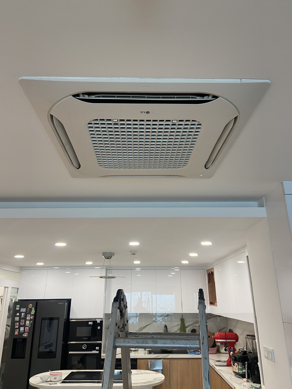 Sửa Máy Lạnh Quận 1 - Phục Vụ Thần Tốc Chỉ Sau 15 Phút