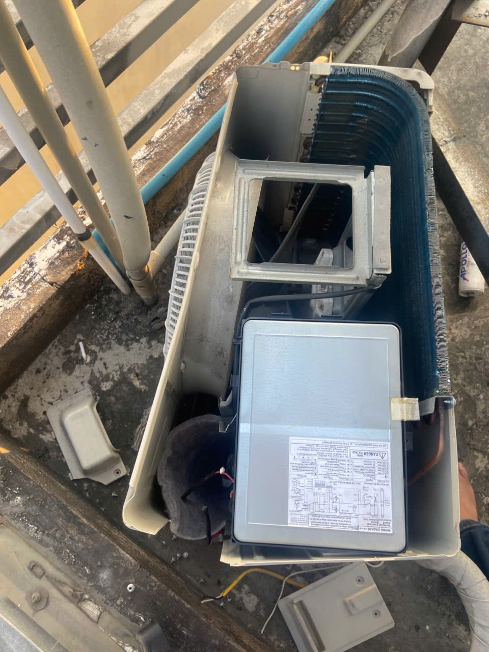 Sửa Máy Lạnh Chảy Nước Quận 11 - Giải Pháp Xử Lý Dứt Điểm #TOP1