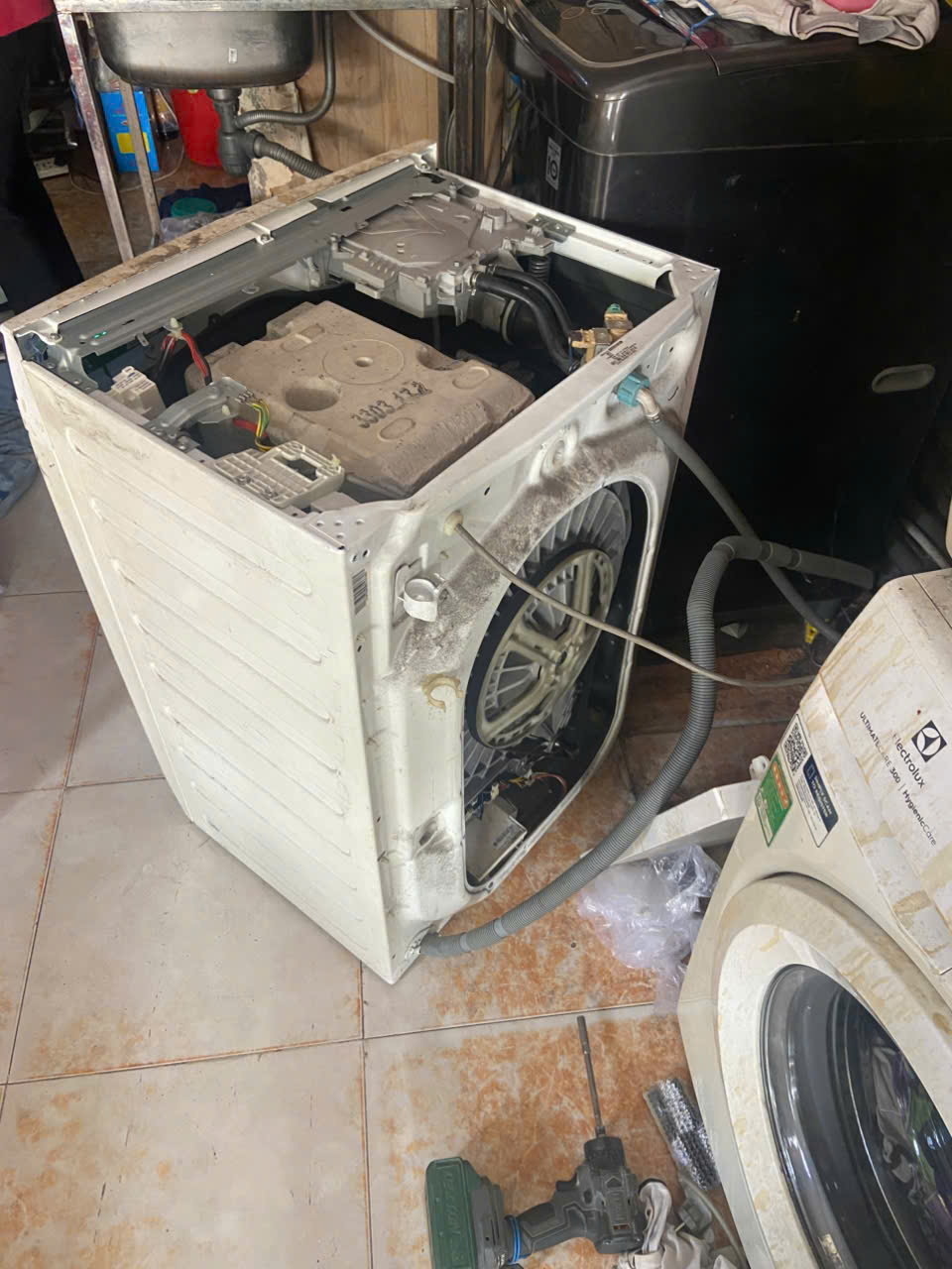 Sửa máy giặt Bình Tân – Sửa máy giặt rung mạnh, phát tiếng ồn