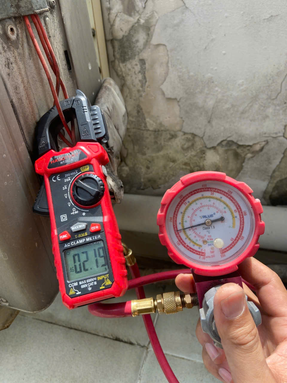 Sửa Máy Lạnh Xì Gas TPHCM - Giải Pháp Khắc Phục Triệt Để #TOP1