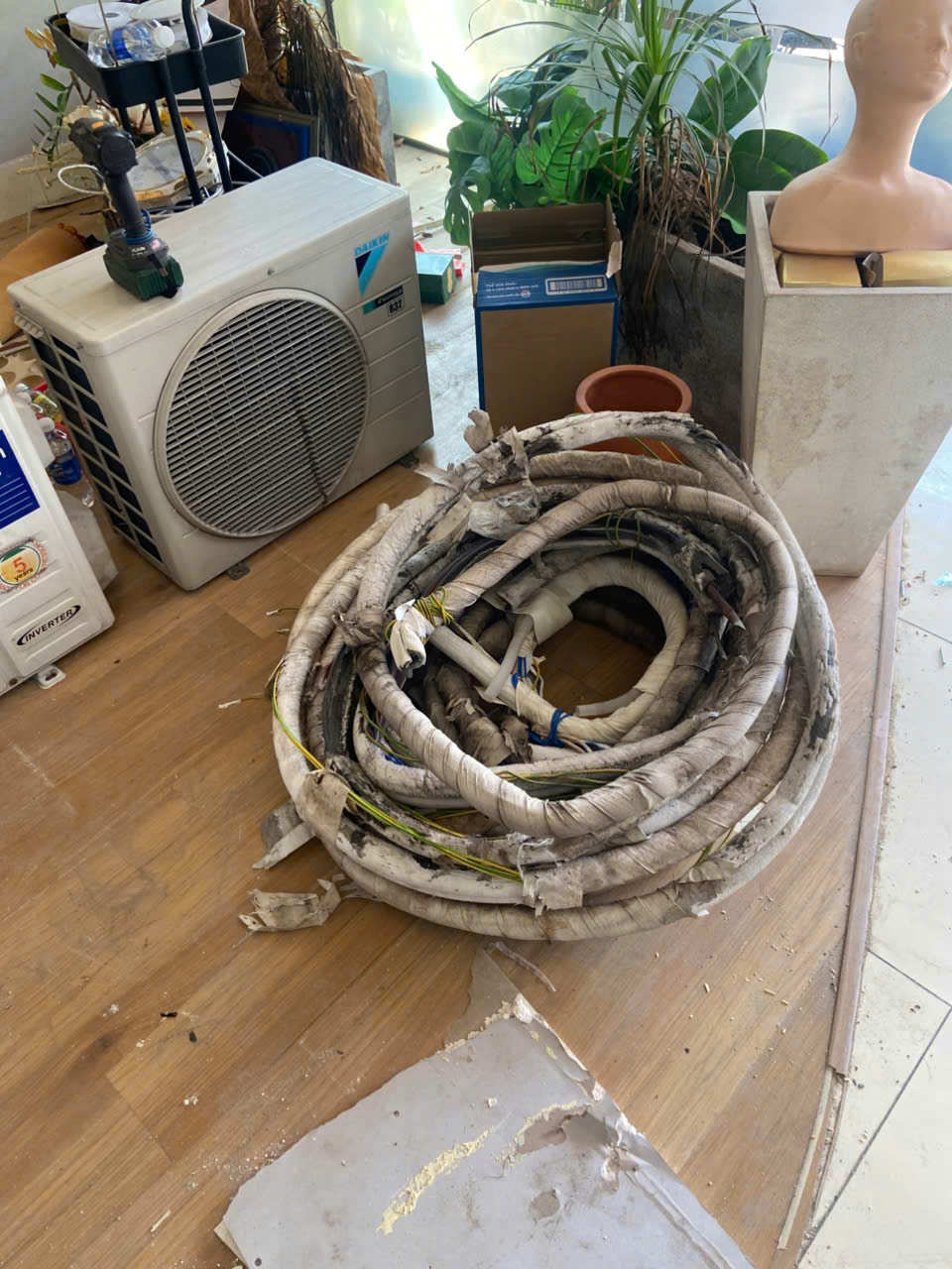 Thu Mua Máy Lạnh Cũ Quận Tân Bình - Giải Pháp Thanh Lý Nhanh #TOP1