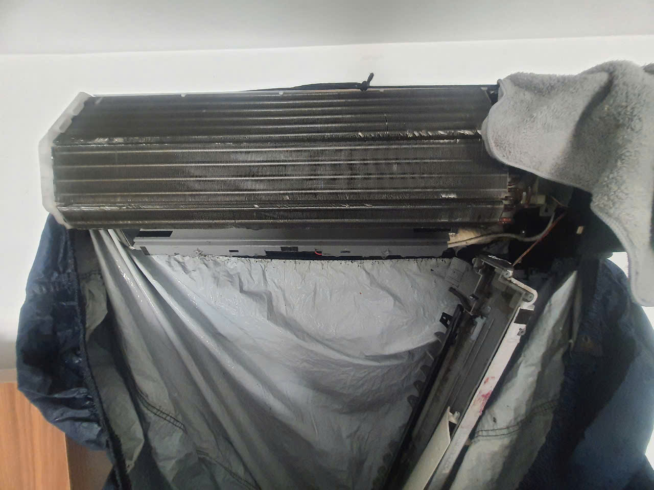 Vệ Sinh Máy Lạnh Quận Tân Bình HCM | QUICK FIX – Có Mặt Sau 30 Phút