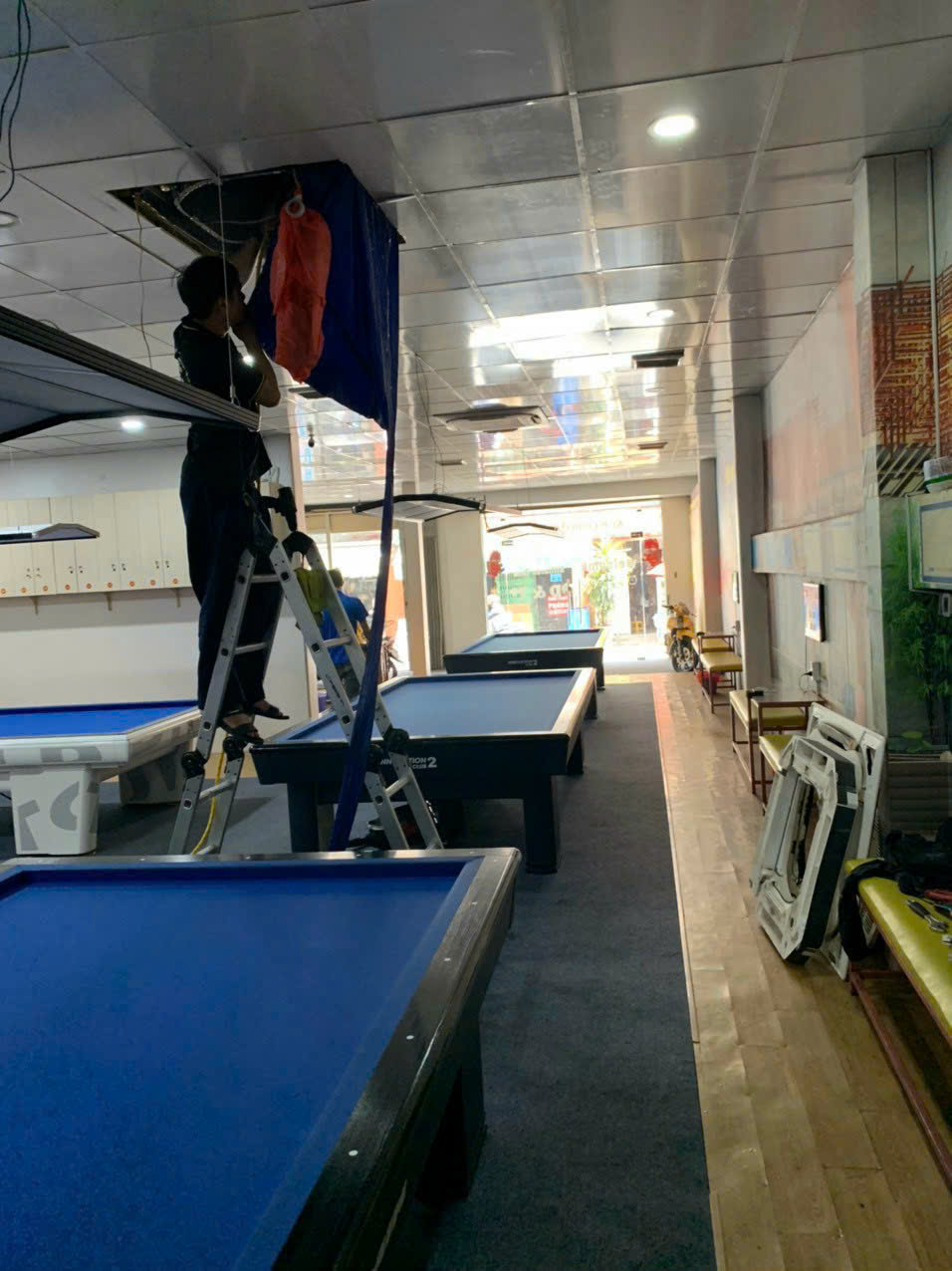 Giải pháp sửa máy lạnh bị chảy nước hiệu quả | #1 Giải đáp: Máy lạnh bị chảy nước là do đâu? Sửa máy lạnh tại nhà quận Tân Bình