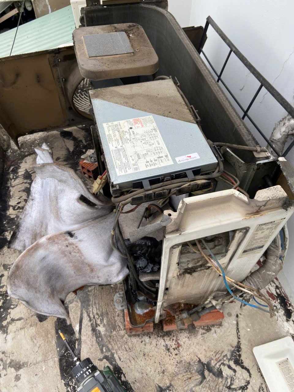 Dịch Vụ Vệ Sinh Máy Lạnh Quận Tân Bình TP.HCM: Gọi Ngay Có Mặt Trong 30 Phút – Giải Pháp Tối Ưu Từ ĐIỆN LẠNH QUICK FIX