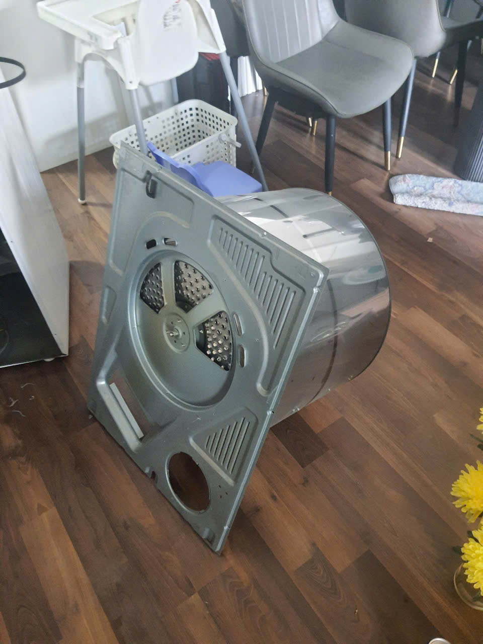Kỹ thuật viên sẽ báo giá chi tiết trước khi sửa.#1 Sửa Máy Sấy Quần Áo ở Quận Bình Tân: Uy tín & Chuyên nghiệp