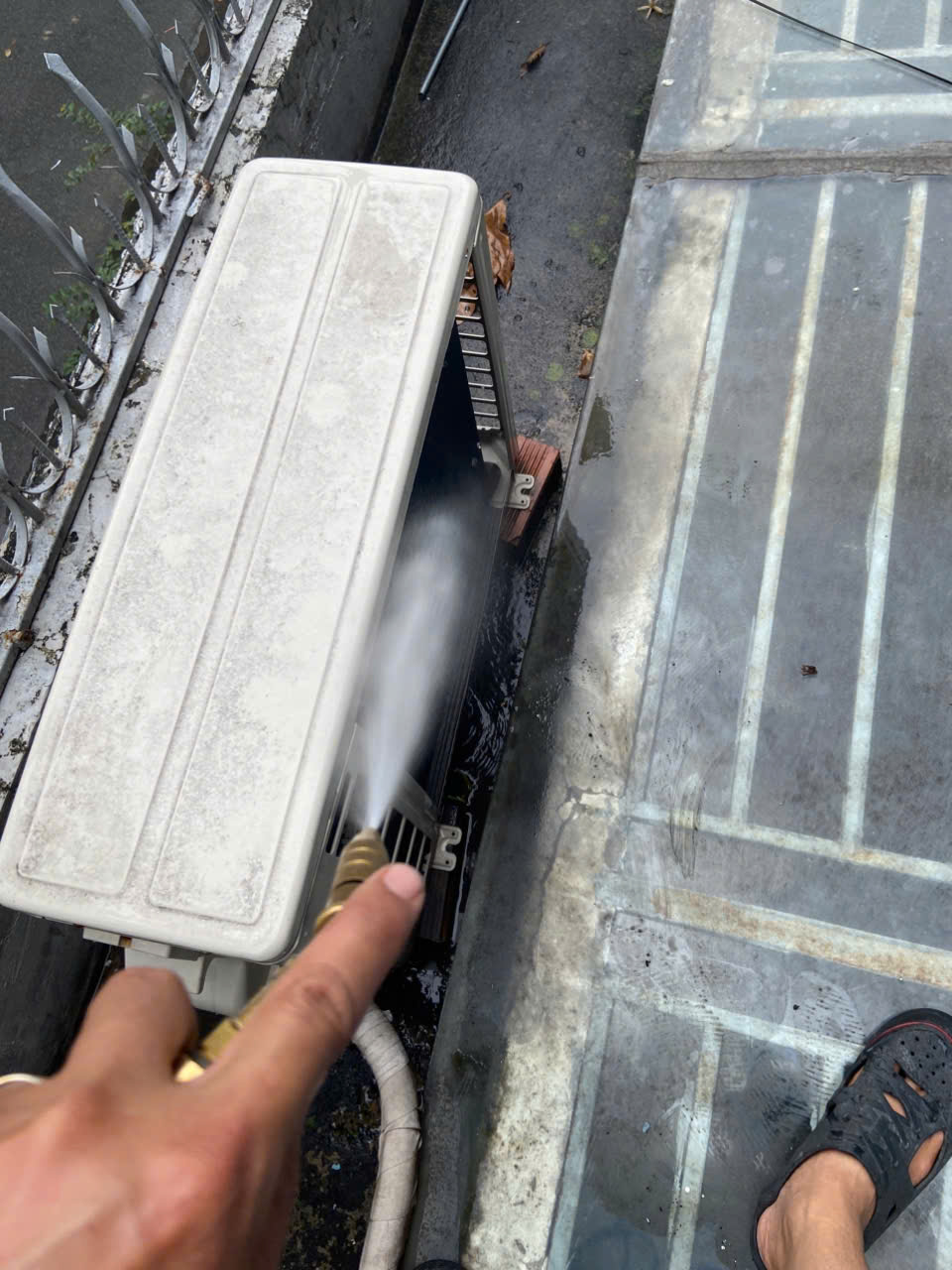 Vệ Sinh & Sửa Máy Lạnh Quận Tân Bình Giá Rẻ - ĐIỆN LẠNH QUICK FIX: Có Mặt Nhanh Trong 15 Phút, Khắc Phục Triệt Để!