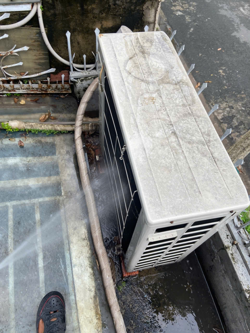 BÁO GIÁ SỬA VỆ SINH MÁY LẠNH TẠI NHÀ QUẬN 10 TP.HCM – CHUẨN KỸ THUẬT - ĐIỆN LẠNH QUICK FIX