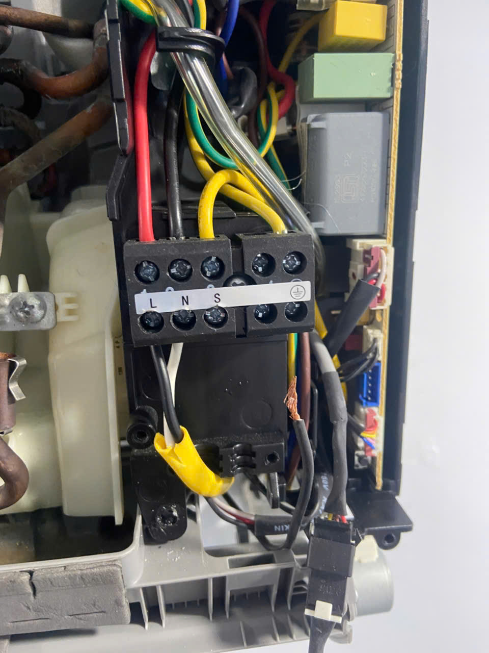 SỬA CHỮA & VỆ SINH MÁY LẠNH TÂN BÌNH TẠI NHÀ NHANH CHÓNG