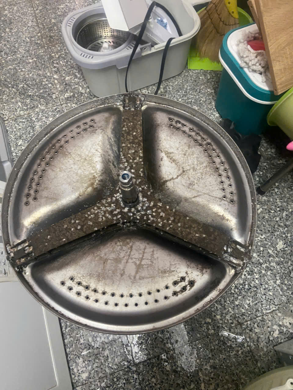 Sửa máy giặt cửa trước HCM – Thay chảng ba tại nhà uy tín