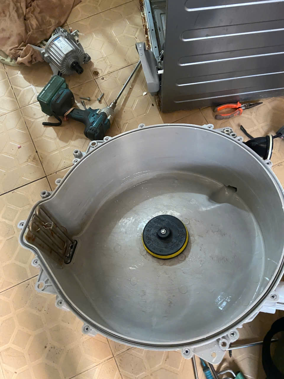 Dịch Vụ Vệ Sinh & Sửa Máy Giặt Chuyên Nghiệp 【Thay Chảng Ba Máy Giặt 0932.169.139】